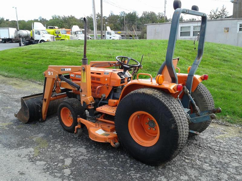 kubota b8200 FILTRY